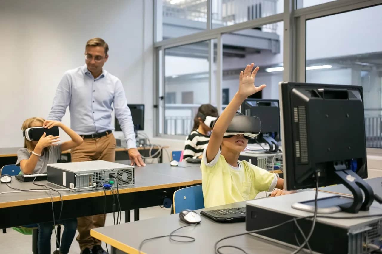 VR Bildung: Vorteile und Herausforderungen für moderne Lernmethoden